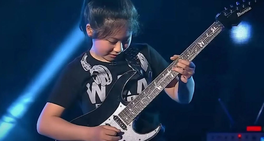 12-Year-Old Li-Sa-X Shreds Guitar On Little Big Shots