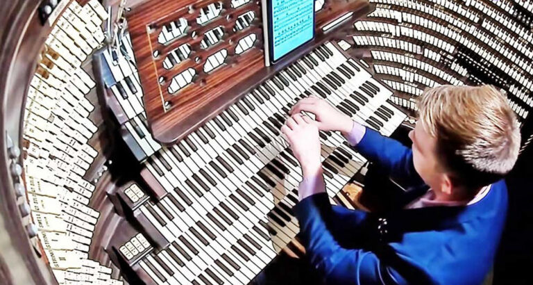 Listen To Bohemian Rhapsody Played On The World’s Largest Pipe Organ